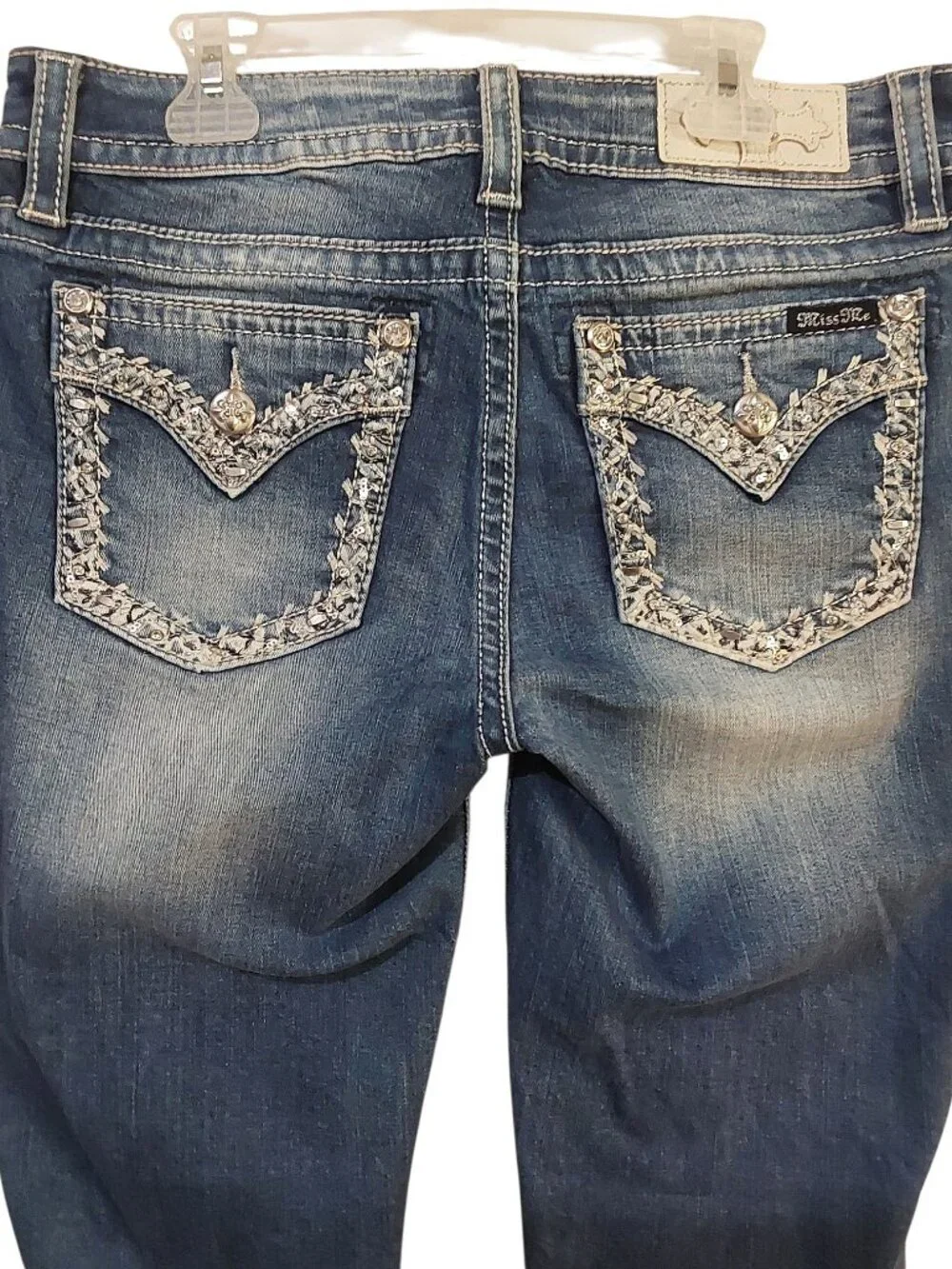 Miss Me Chloe Low-Rise Bootcut Jeans EUC 29x34 Embellished Med Wash Distressed